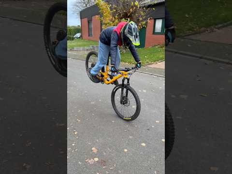 Stoppie to wheelie Tutorial #mtb #tutorial #trending #shorts
