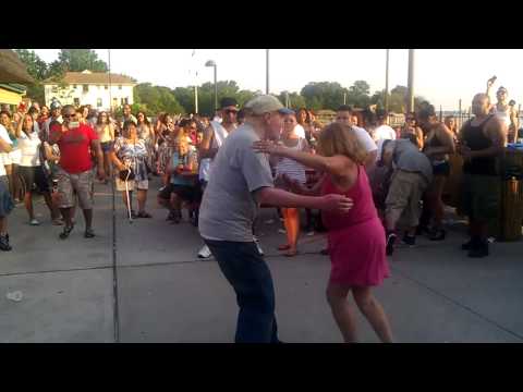 Seafood City old couple dancing salsa