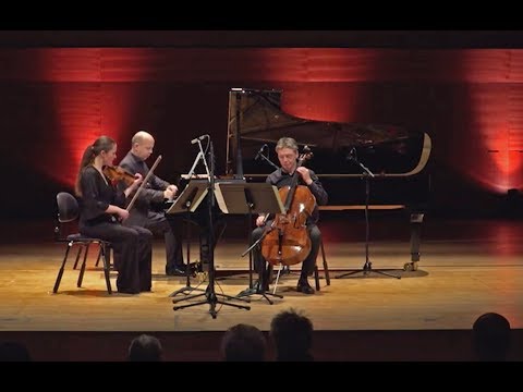 download lagu mp3 mp4 Hebrides Ensemble, download lagu Hebrides Ensemble gratis, unduh video klip Hebrides Ensemble
