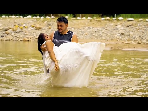 ALIPANGA KUJIUA SIKU YA NDOA YAKE AKAJITUPA DARAJANI..FAHAMU ZINAMRUDIA KAVULIWA NGUO ZOTE YUPO UCHI