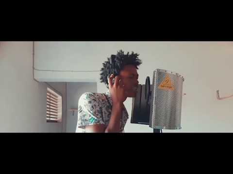 LAFAMILLE - ANDRO MANORANA