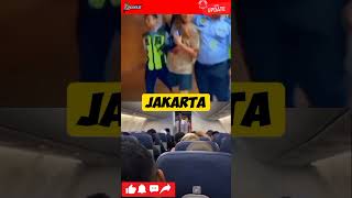 Download lagu Man Immediately Becomes Suspect After Shouting '30M!' on a Plane mp3