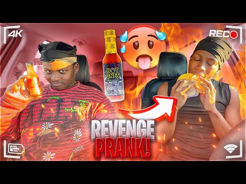 Putting THE WORLDS HOTTEST HOT SAUCE IN MY BOYFRIENDS FOOD * REVENGE PRANK*
