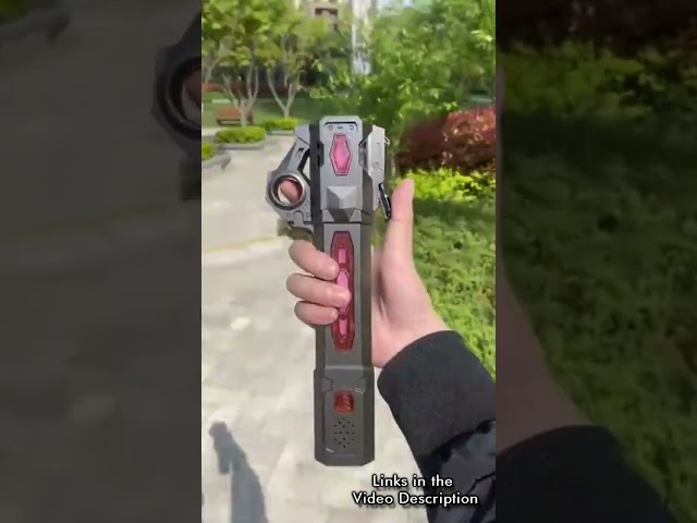 Vídeo relacionado con YukiHalu Sable LED iluminado, espadas de luz con sonido FX y mango realista, sable expandible para fiestas de disfraces de Halloween, cumpleaños, Navidad, galaxia, luchadores de guerra (verde)