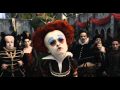 Alicia En El País De Las Maravillas De Tim Burton Escena Vestid A Esta Niña HD