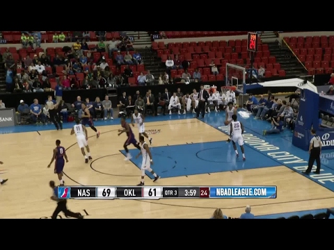 Derek Cooke Jr. posts 10 points & 12 rebounds vs. the Blue