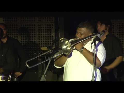 La Suprema Corte Orquesta en vivo HD - Un amante como yo