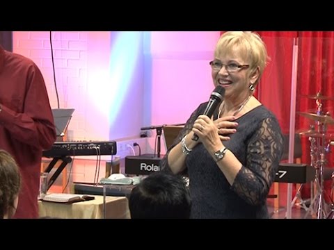 Predikan med Linda Bergling om "Vem Gud ÄR" Kuka Jumala on