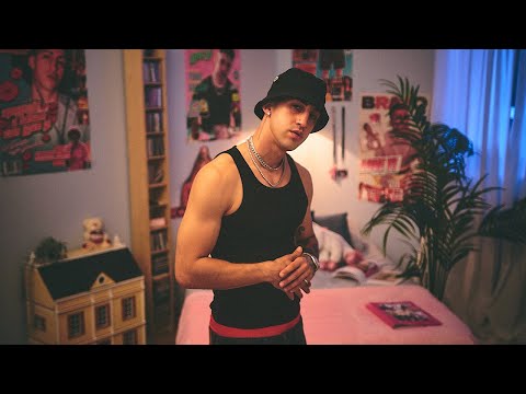 Love Yi - Tu Favorito (Video Oficial)