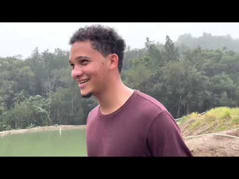 Caminando bajo la lluvia