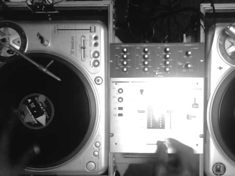DJ Loydi-P scratch