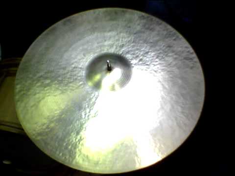 22 Kontroversial Ride, 2239g - Handcrafted cymbals by Craig Lauritsen.MOV