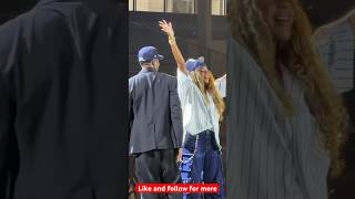 Blue Ivy performs with JayZ and…