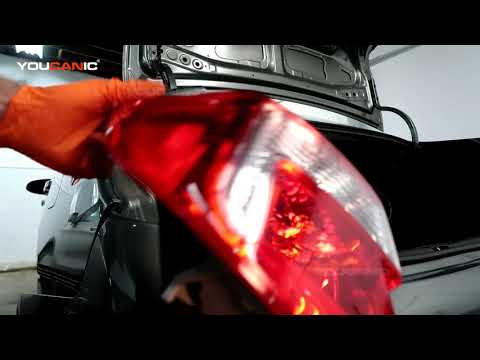 2012-2017 Toyota Camry XV50 Inner and Outer Taillight Assembly Replacement