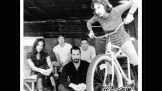 THE GERALDINE FIBBERS outside of town