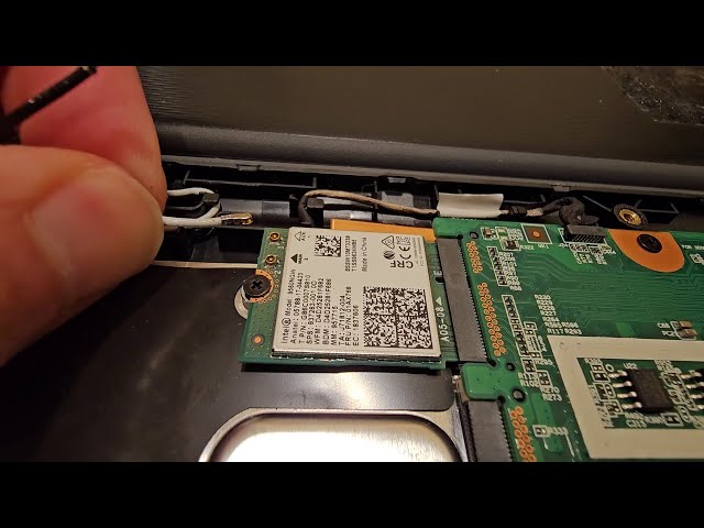 Vídeo relacionado con 1 par de Antena IPEX 4 MHF4 de 2,4 GHz, 5 GHz, 3 dBi, Antena WiFi Interna para portátil M.2 NGFF Module 7265 8265 9260 9560 AX200 AX201 WiFi 6 Cable de Antena 50/72 cm