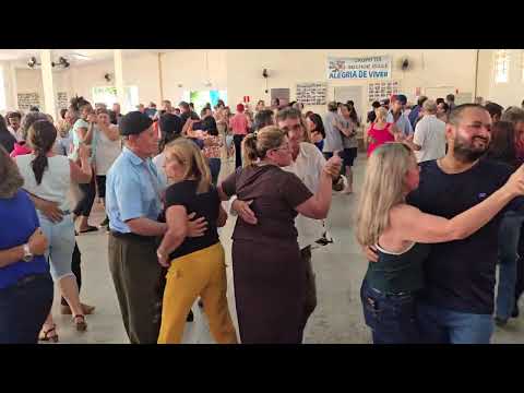 Muita dança e alegria no clube Alegria de Viver de Guaraniaçu Paraná(com marcos e margarida)