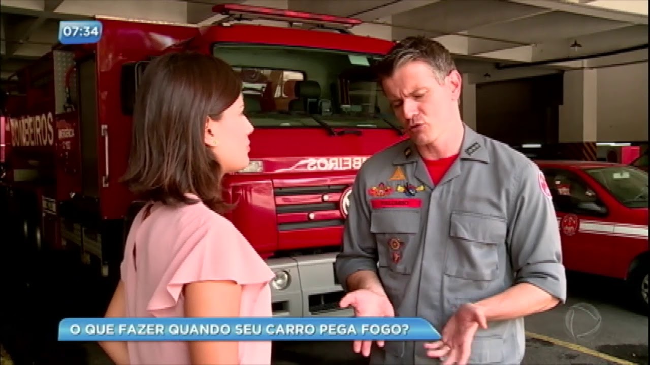 Bombeiros explicam o que fazer quando o carro pega fogo