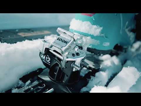 Les skis Dynastar M-Tour en action