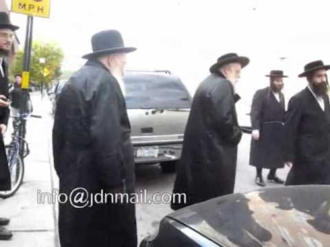Toldos Aharon Rebbe meets R' Moshe Wolfson - Cheshvan 5771