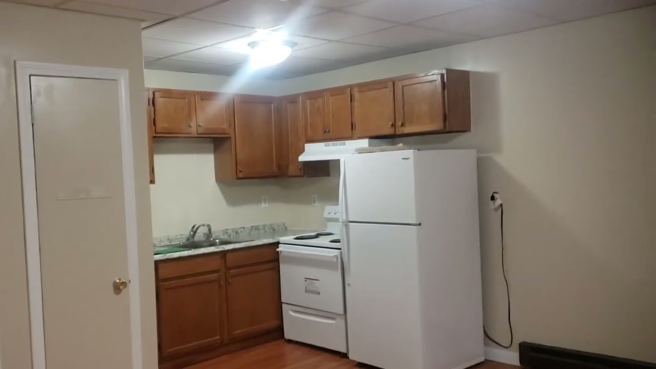taunton, 1bed, studio, $950 (correction), credit 670 (correction).  1st last security
