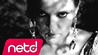 Demet Akalın  Nazar