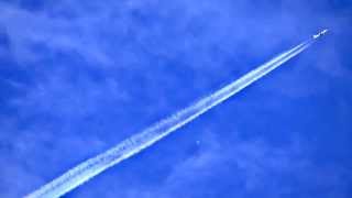 preview picture of video '9.8. 2014 - Chemtrails + UFO, Teplice, CZ'