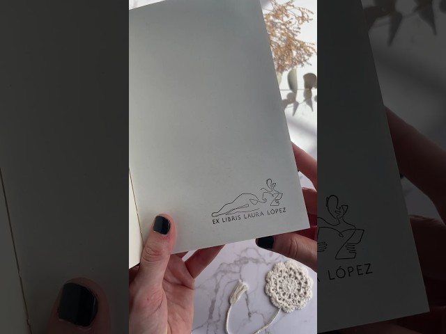 Vídeo relacionado con Sello De Libros En Relieve Personalizado, Sello Libros Relieve Personalizado En Seco Para Libros Ex Libris de Relieve Portátil Para Bibliotecas
