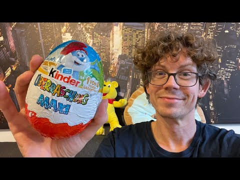 Kinder Maxi Überraschung Schlümpfe für Ostern 2022 ausgepackt