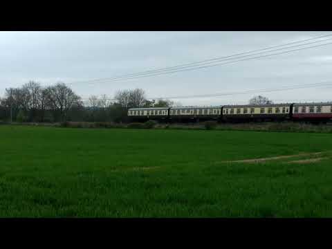 Spring Highlander railtour passing Kidlington