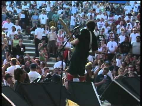 Devo - Smart Patrol / Mr. DNA - Live 1996 Lollapalooza
