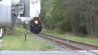 preview picture of video 'Steam Engine 765 from Ft. Wayne Indiana Pulling Passenger Cars in the Cuyahoga Valley'