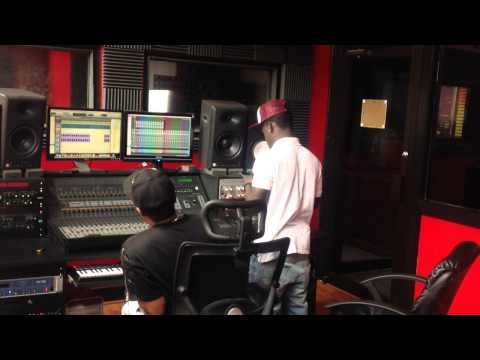 D.J SOKOLOKO FT YOUNG  -  MY NAME IS SOKO REMIX