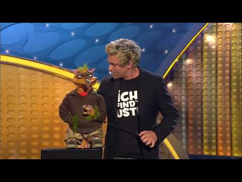 Was heißt auf Französisch Blöder affe. Das ist ganz einfach Sascha Grammel.