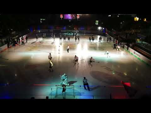 EHC Red Bull München vs Eisbären Berlin 18.4.18 Finale 3 manschaft Aufstellung und Anstoß