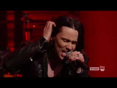 Slash - Bent To Fly - Live Conan 2015.