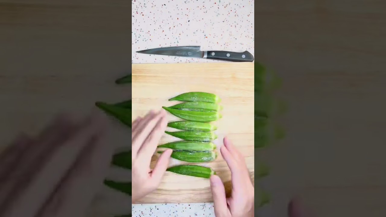 【1分でわかる】滑らかな口当たりにするオクラの下処理#shorts
