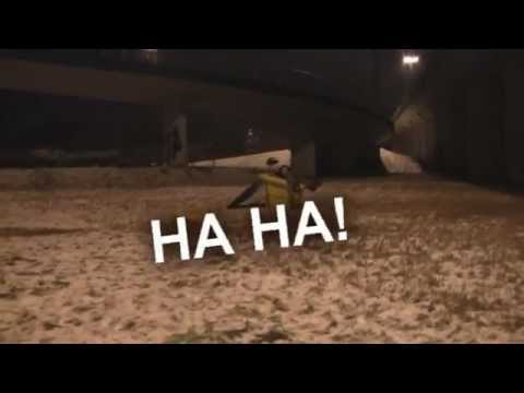 Zimowy zjazd z górki na Saskiej Kępie