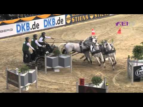Ysbrand Chardon wins the first round of the FEI World Cup Driving 2011 in Hannover