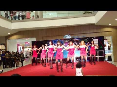 21 million cover AOA confused-miniskirt