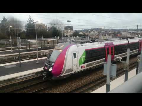 Départ du transilien h avec le francilien en gare d'ermont eaubonne