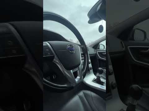 фото volvo v60 i 0