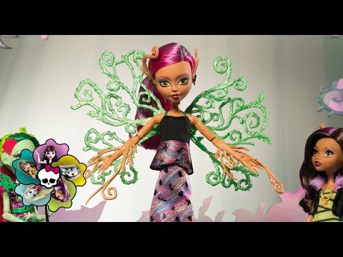 The Monster High Ghouls Grow a Garden Party | Spring Into Action | Monster High