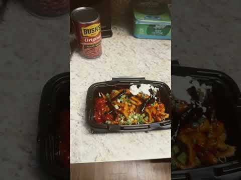 Red Lobsters “Crispy Dragon Calamari” w/ sriracha sauce