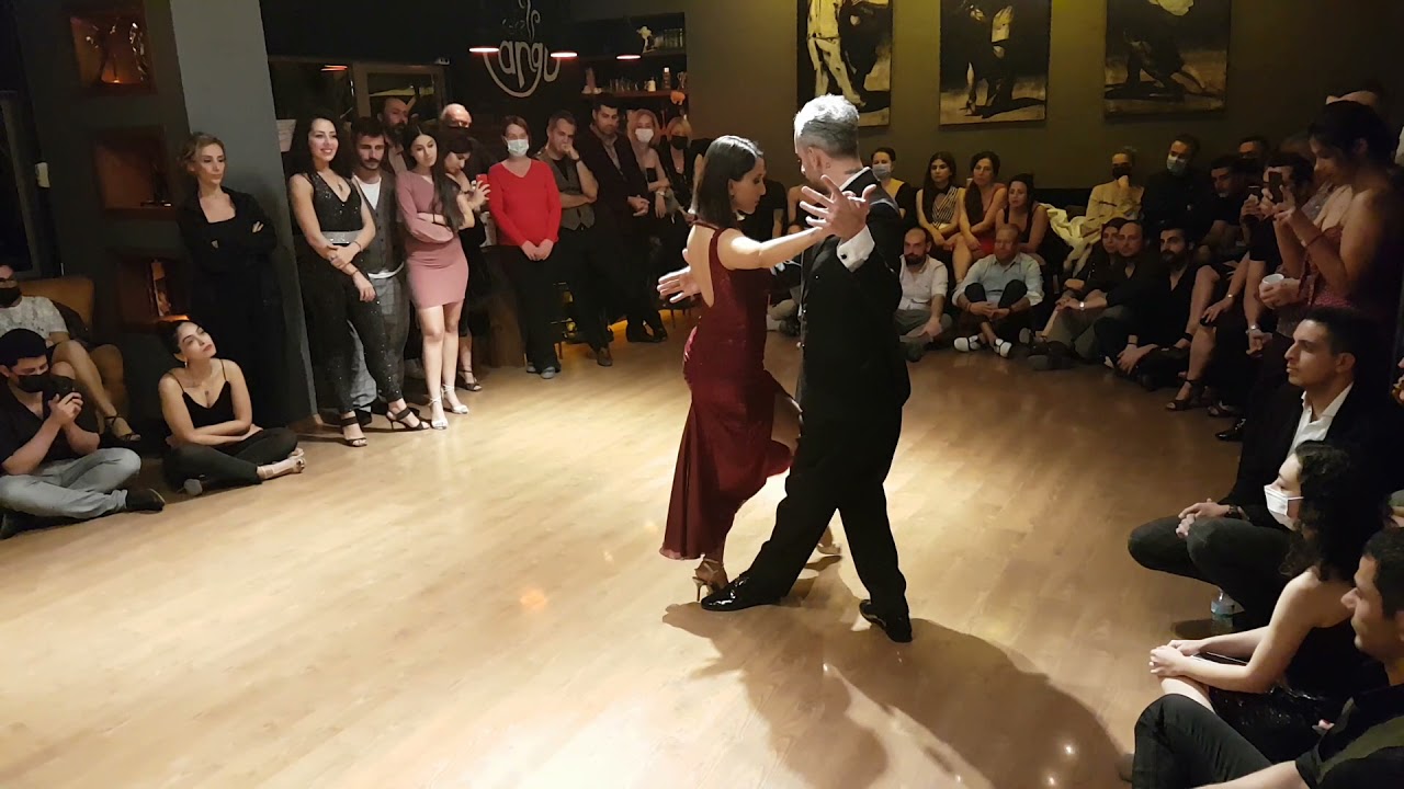 2021 10 24 Akademi Tango Açılış Muharrem Yılmazkaya & Nilay Akgün (La Vida Tango) 1/5