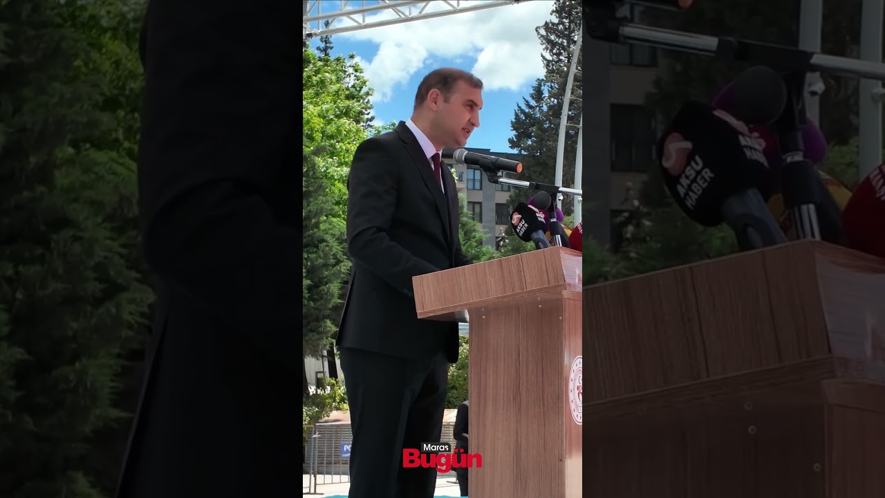 Gençlik ve Spor İl Müdürü Yasin Özdemir, Milli İrade Meydanı'nı dolduran binlerce gence hitap etti
