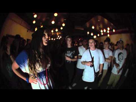 LaQweefa vs Stretchy