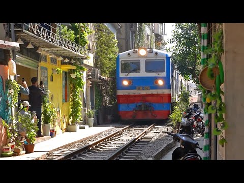Hanoi Train Street | Đường tàu Hà Nội