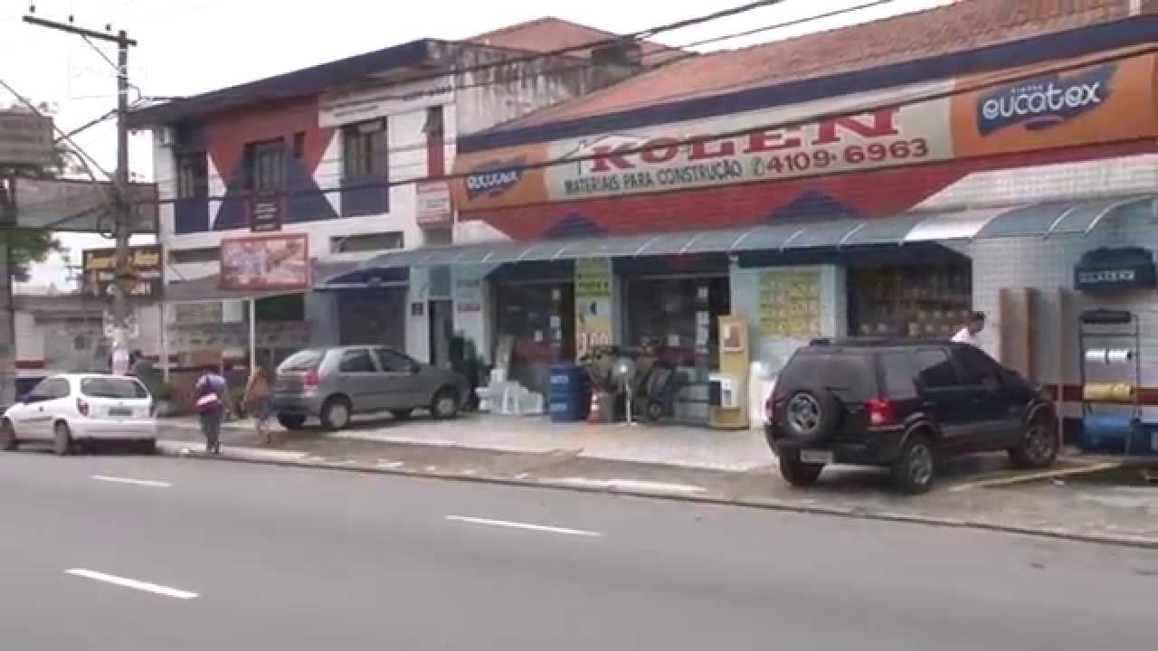 Obras no Alvarenga causam transtornos aos comerciantes 