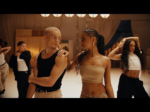 GAP x Jungle - Linen Moves Campaign (feat. Tyla)